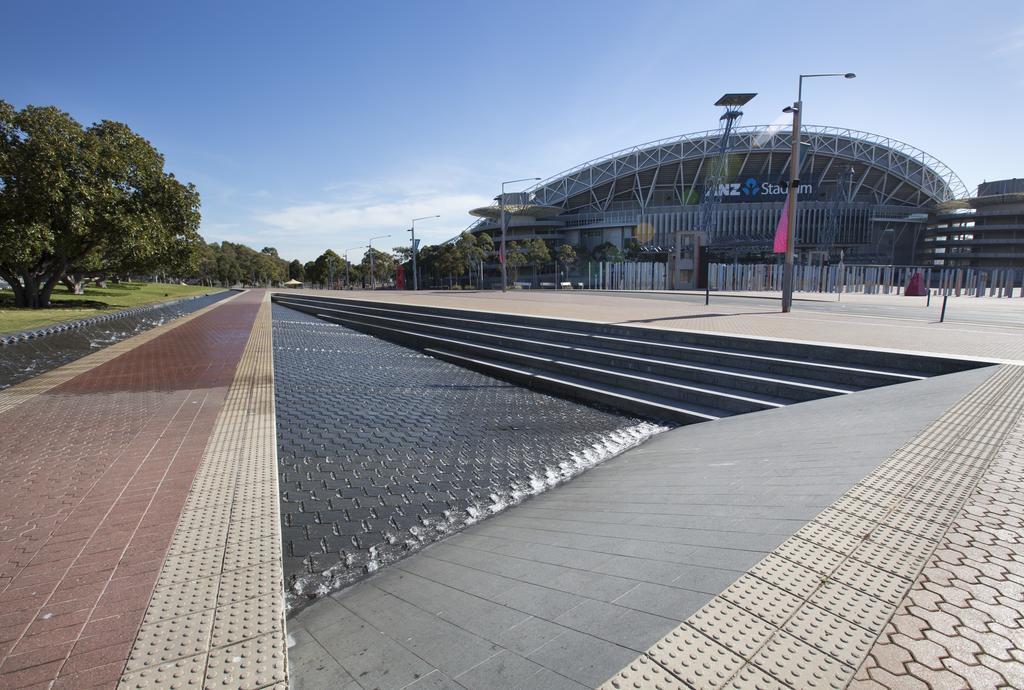 Ibis Sydney Olympic Park Hotel Exterior photo